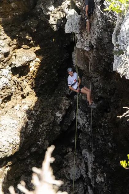 Abseiling-Rock-Climbing-Curacao-2